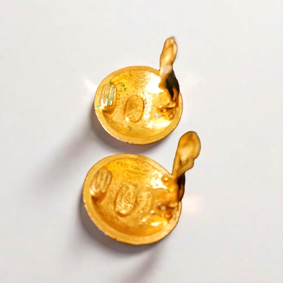 Chanel ✨️Gold Logo Coco Mark Earrings Clipper - Picture 8 of 10